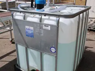 Palletank med AdBlue ca. 750 liter