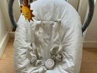 Nomi  babyindsats med bøjle 