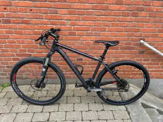 Cykel let Mountainbike