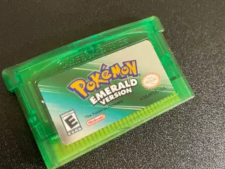 Pokemon Emerald gameboy advanced spil 