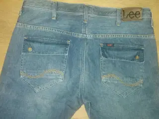 LEE JEANS MED FLOTTE DETALJER W36/31, I FLOT STAND