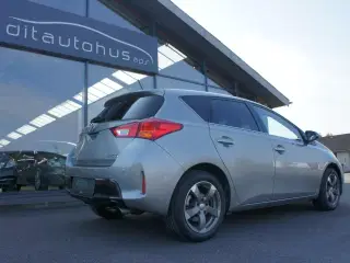 Toyota Auris 1,6 T2