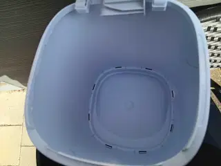 LITTER LOCKER