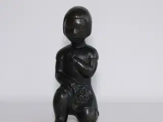 Ældre figur i massiv patineret bronze fra ca. 1930