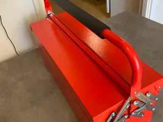 Værktøjskasse i metal