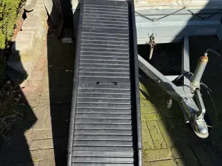 Hunderampe til bil