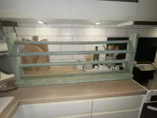 Gammel tallerkenrække