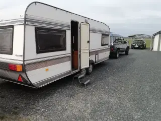 Pæn stor campingvogn 