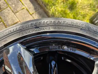 Alufælge med dæk