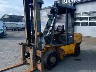Heden 6440 Diesel truck.