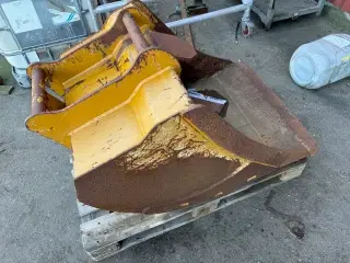 Hydrema 80 cm. graveskovl S45 BESLAG