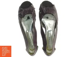 Flade damesko fra Shoe Biz (str. Otteogtredve)