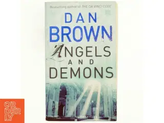 Angels and Demons by Dan Brown (Bog)