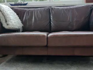 Klassisk sofa i ægte læder