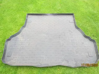 1 stk Toyota Avensis Bagagerumsbakke 