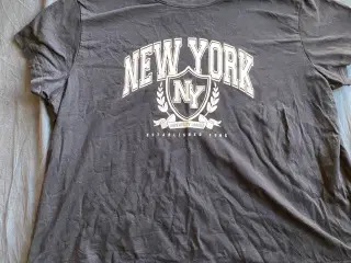 T-shirt med skrift 