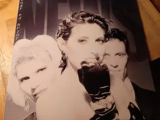 News. Sort På Hvidt. LP.