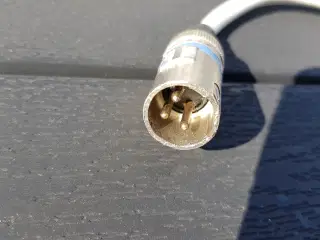 Oplader til el-scooter 