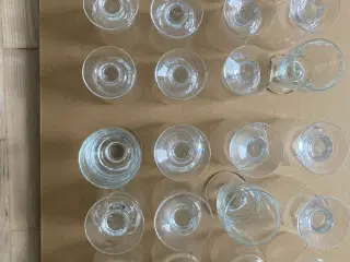 Holmegård Glas, Hvid almue