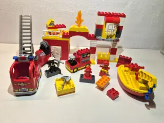 Duplo Brandstation, Brandbil med stige og blink
