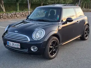 MINI Cooper 1.6 benzin 2008 år 