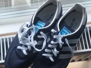 Adidas Sko str 41