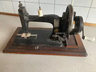 Gammel symaskine 