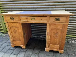 Antikt skrivebord