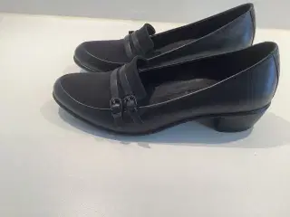 Superflot og anvendelig sort Ecco sko