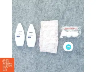Sæt med body wash tandtråd, trusseindlæg og vatpinde (str. 15 x 13 cm)