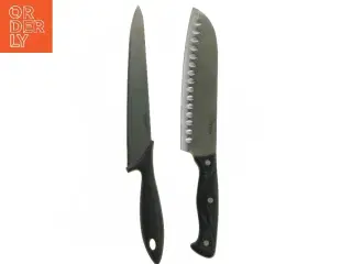 To køkkenknive fra Fiskars, Pyrex (str. 32 cm)