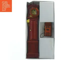 Miniatyr møbel sæt, dukkehus tilbehør (str. 18x9 cm)
