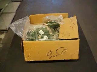 Kasse med diverse ståltråd