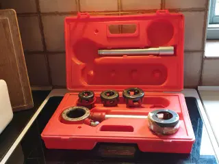 Gevindskærersæt 100kr Bud Modtages