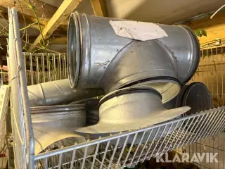 Lot med ventilationsdele og rør