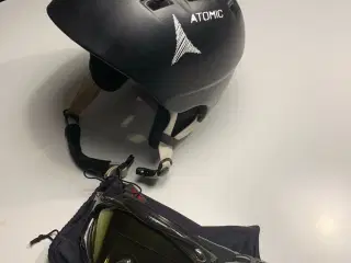 Atomic Ski hjelm med Carrera goggles