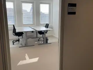 Attraktivt lyst kontor lejemål med god beliggenhed  - 18 m2 
