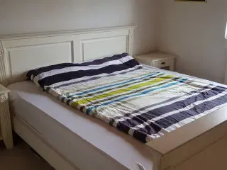 Double seng med madrasser