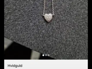 Hvidguld halskæde. Hjerte hvidguld med firemanter