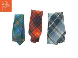 Ternede slips i tre farver