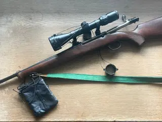 4x Rifler/haglgeværer mm