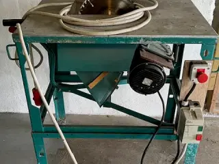 Bordrundsav