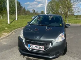 Peugeot 208 1.2 VTi benzin
