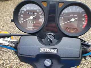 Suzuki gs 1000g 