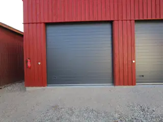 Isoleret lokale med god loftshøjde. lokale 16