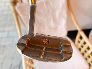 Wilson Staff 8885 putter