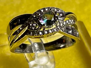 Ny ring med cirkoner