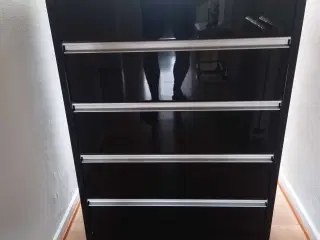 Kommode i sort glans med glas top