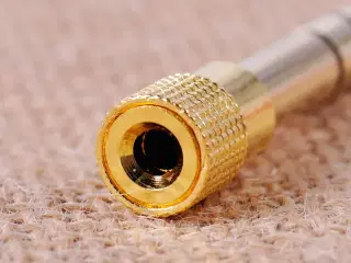 Adapter mellem minijack-hun og jack-han