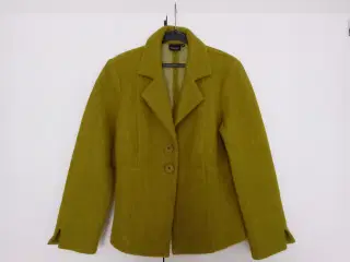 Uld jakke i frisk grøn farve. Str. 38 